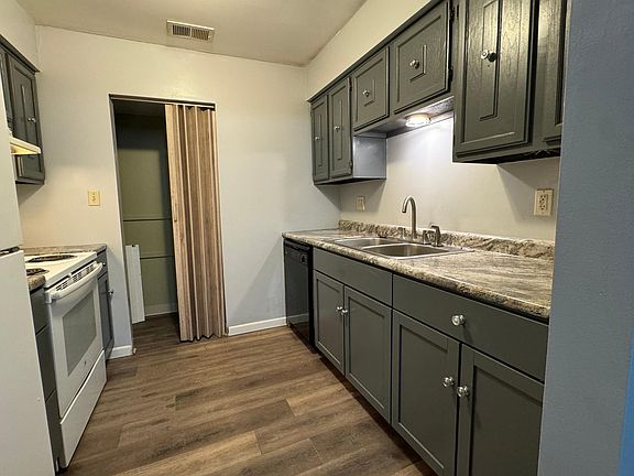 2nd image of 2595 W 61st Pl APT 3B