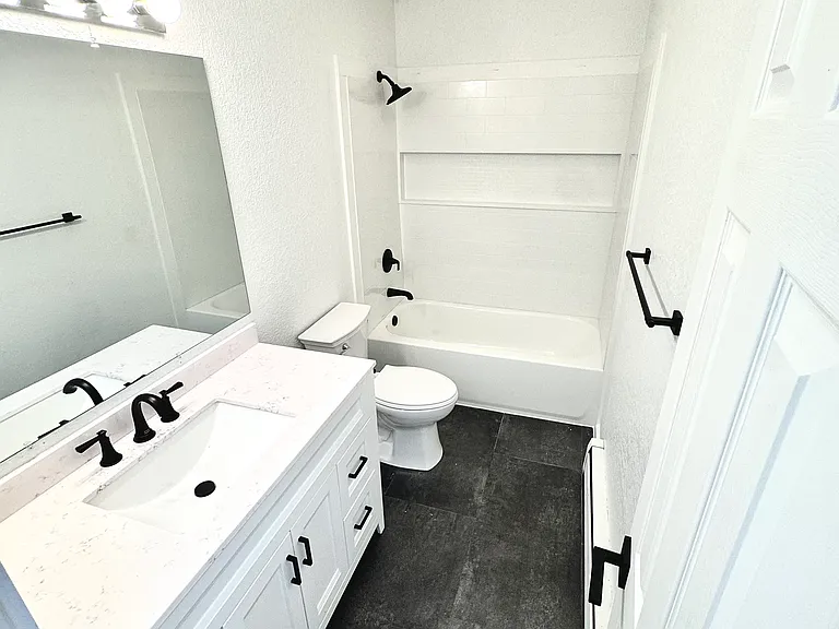135 Parkwood Cir — Photo 11