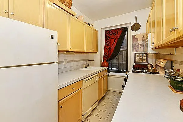 Sold by Domus Realty | media 5