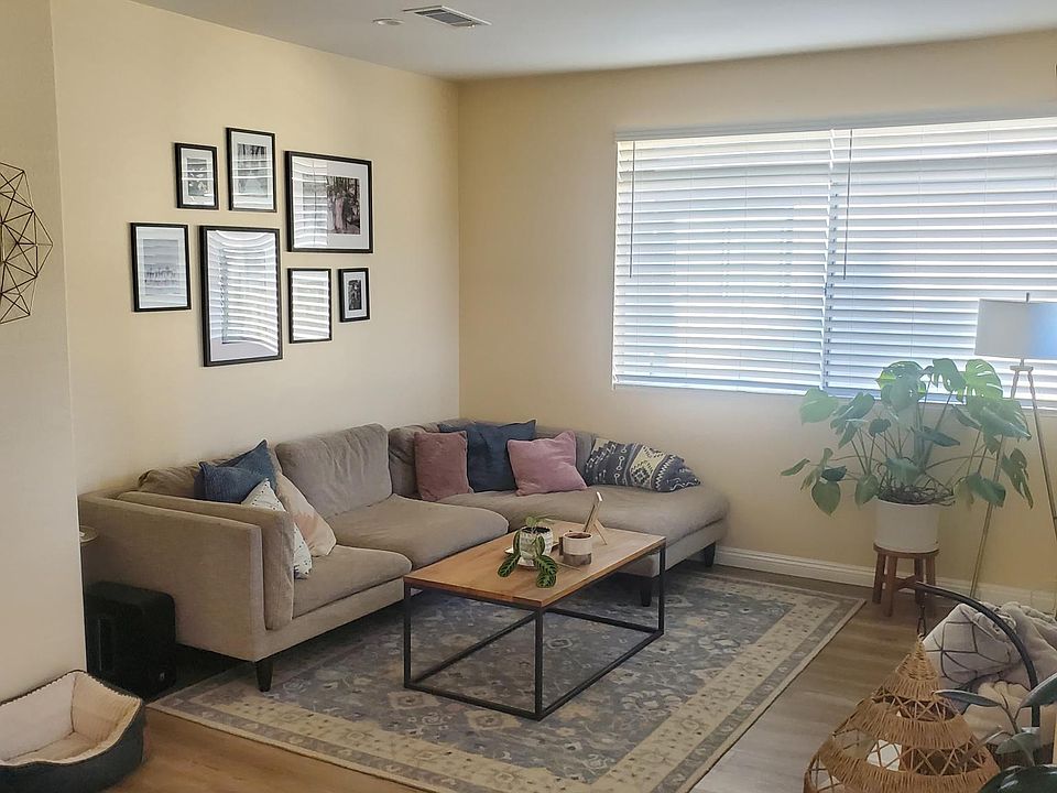 2nd image of 25566 Hemingway Ave Unit C