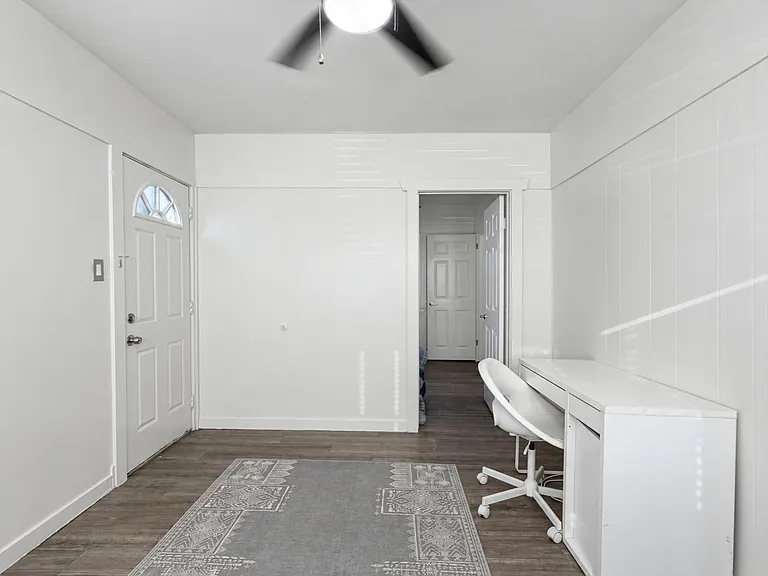 1706 Sherman Pl — Photo 4