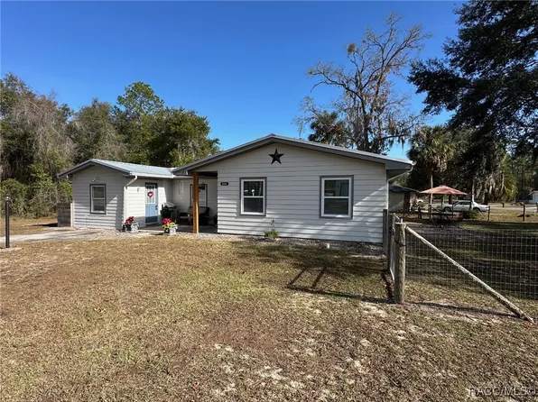 9705 N Cortlandt Dr, Citrus Springs, FL 34434