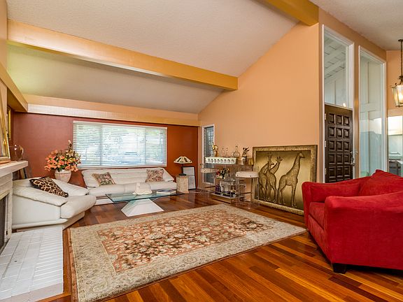 3rd image of 1709 Shady Crest Ct