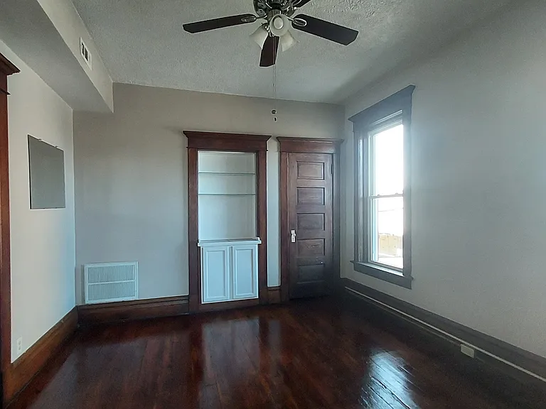 79 W Church St #4 — Photo 2