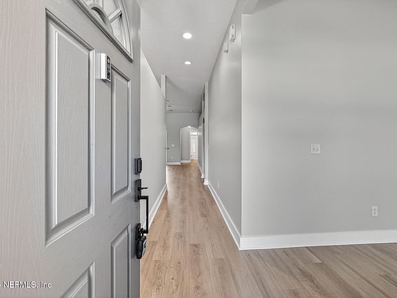 3rd image of 513 ASHTON Lane