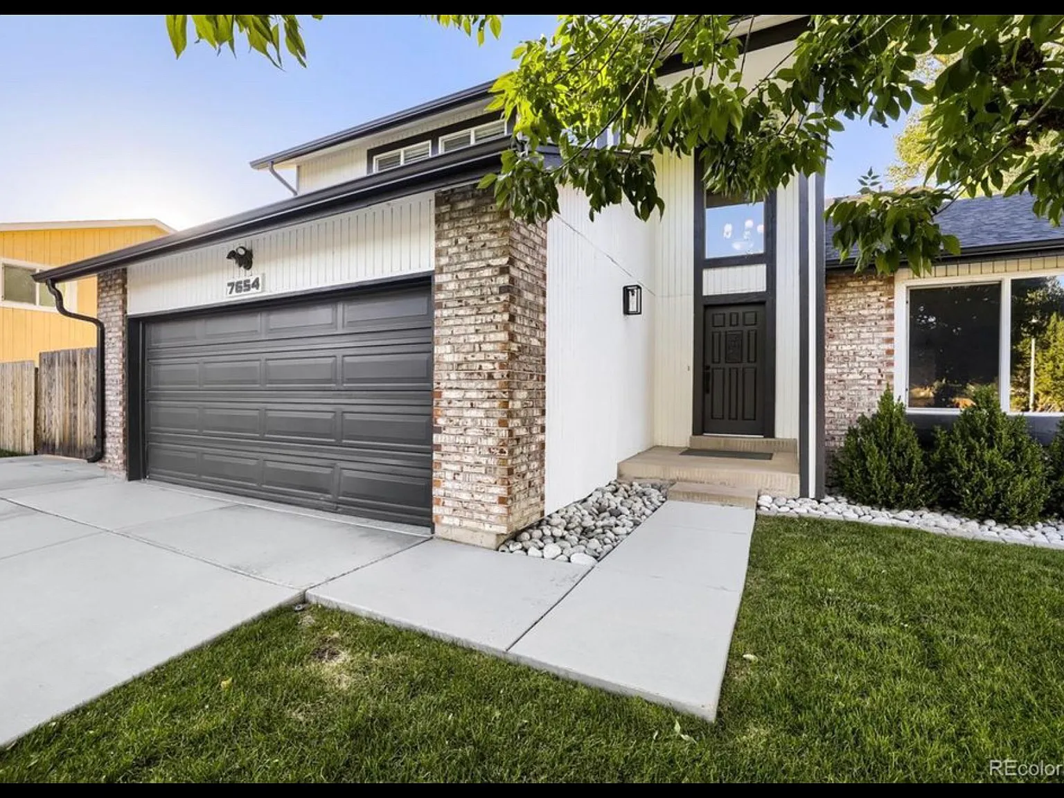 3 bed, 2840 sqft, $3,300 — Photo 3
