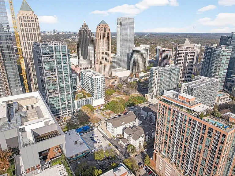 1075 Peachtree Walk NE #A512 — Photo 34