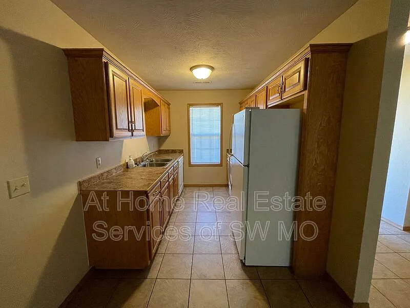2 bed, 2.0 bath, 1200 sqft, $1,230 — Photo 2