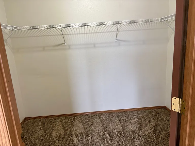 109 E Luverne St — Photo 36