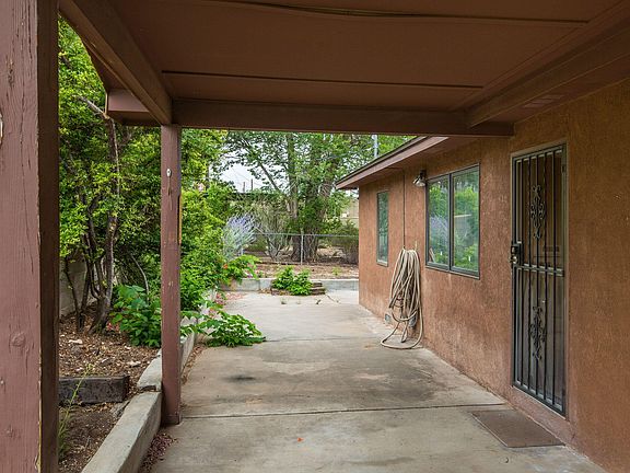 5th image of 513 Morningside Dr SE