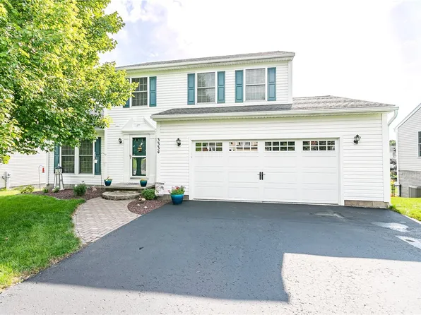 3334 Eagles Roost Ln, Macedon, NY 14502