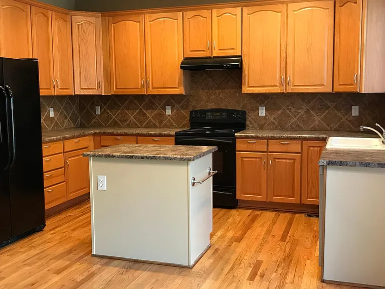 7442 S Memphis St — Photo 5