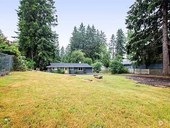 3rd image of 6740 Summerset Drive SE