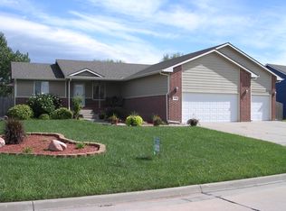 227 Victoria Rd, Newton, KS 67114