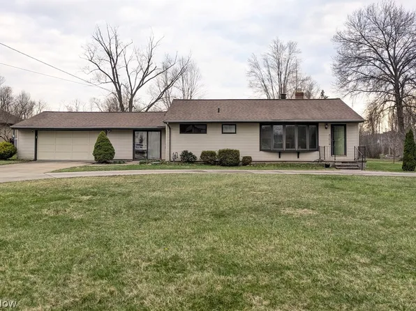 10769 Akins Rd, North Royalton, OH 44133