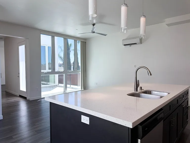 3778 Park Blvd #6 — Photo 7