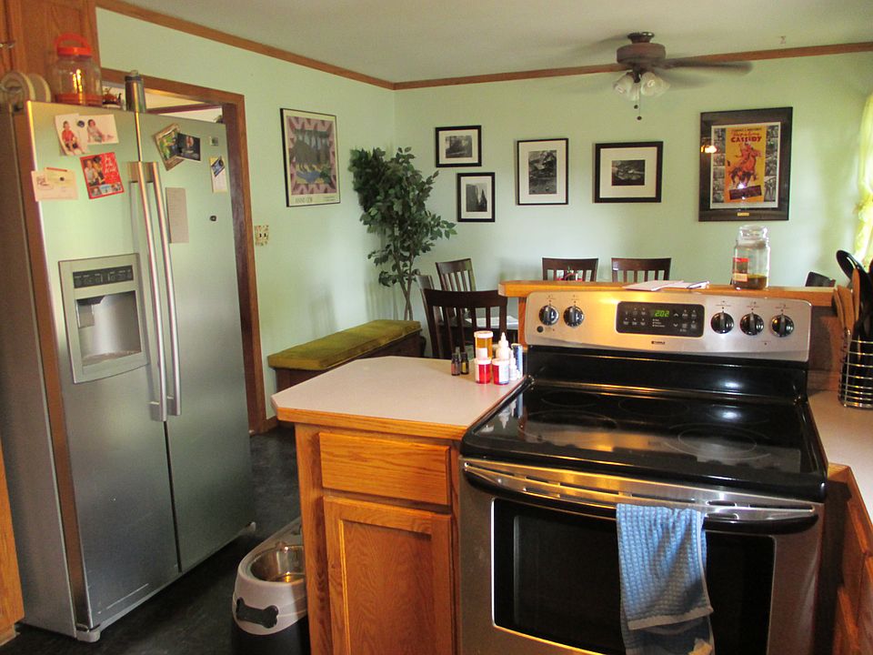 2nd image of 918 Lyon St