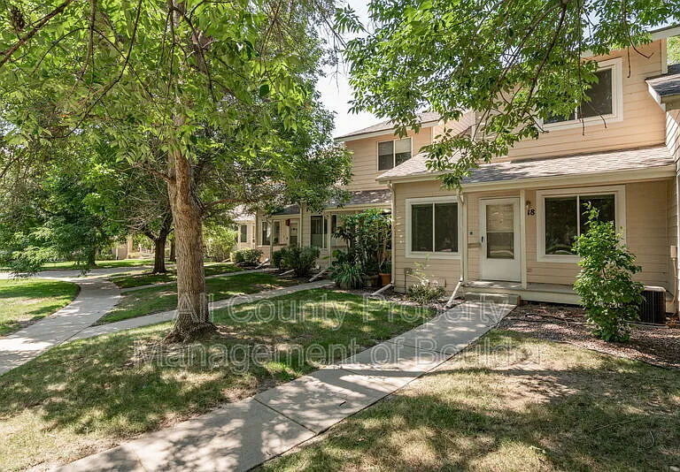 500 Lashley St #18 — Photo 1