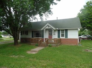 220 12th St, Bloomfield, IN 47424