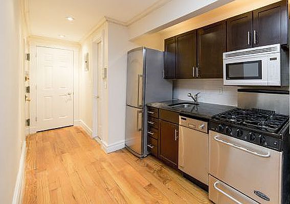 1st image of 320 W 14th St APT 1a