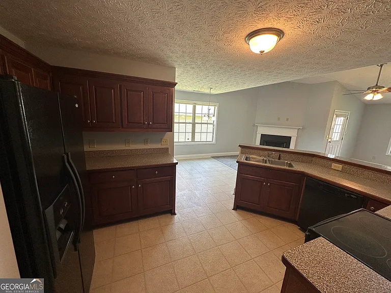 561 Highland Pointe Dr — Photo 12