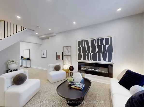 101 Marchmount Rd, Toronto, ON M6G 2B2