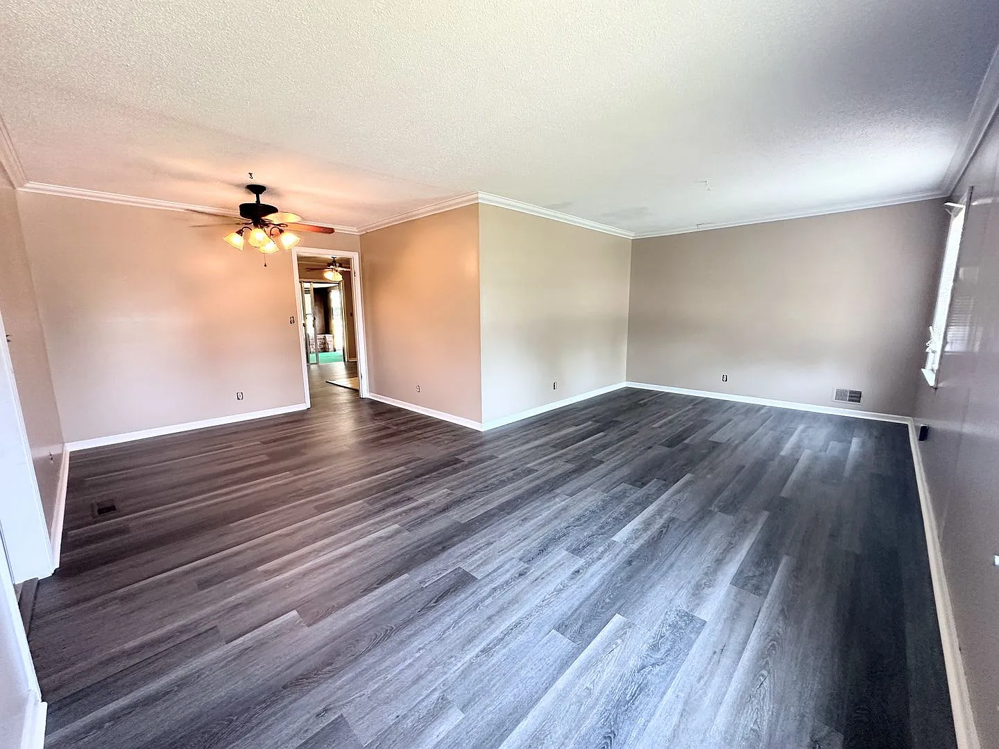 More Space For Your Money- Freshly Painted, 3br/2ba | 1,700 Sf | Fenced Yard + Sunroom | Cul-de-S... — Photo 3