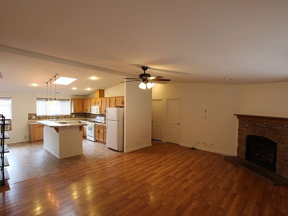 3rd image of 2411 W Rock Island Ave