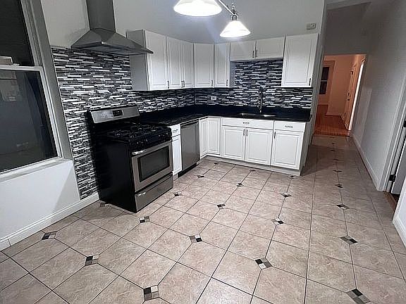 5th image of 2036 W Coulter St #2