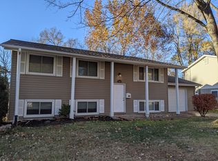 5201 Ville Cecelia Ln, Hazelwood, MO 63042