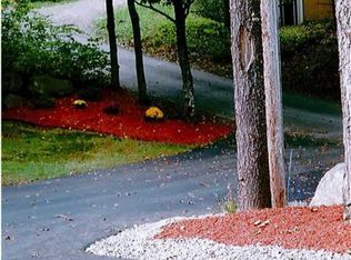 2 Pulpit Rock Rd, Raymond, ME 04071