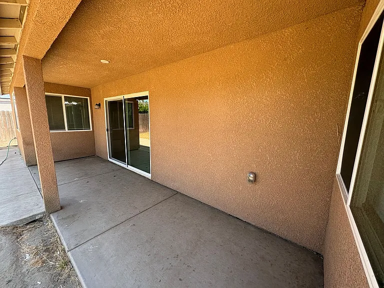 2132 E Sweet Ave — Photo 37
