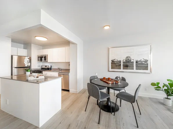 100 Montgomery Street image 3 of 26