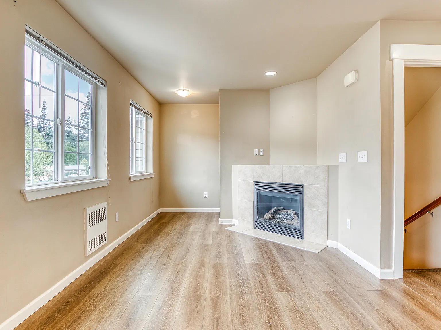 3 bed, 2.5 bath, 1986 sqft, $3,150 — Photo 3