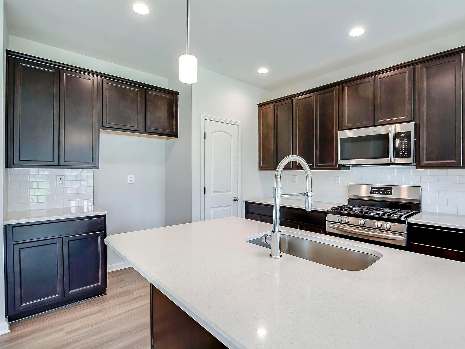 4 bed, 2627 sqft, $3,000 — Photo 4