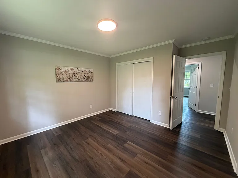 228 College Dr — Photo 18