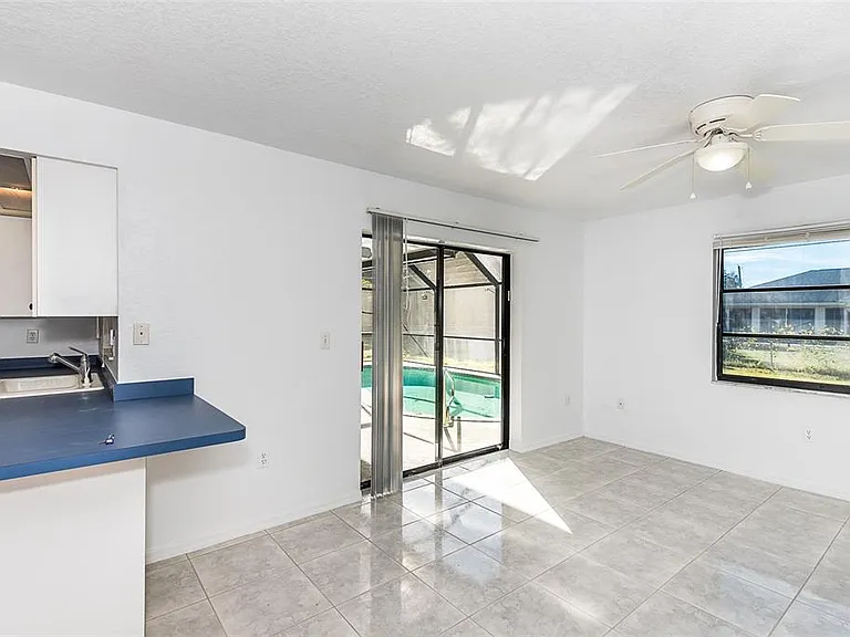 838 Jarvis St — Photo 17