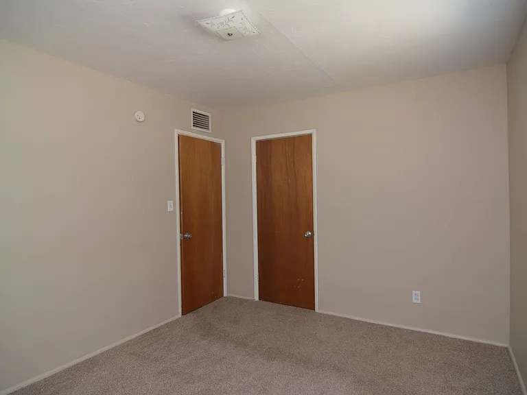 4904 E 3rd St — Photo 14