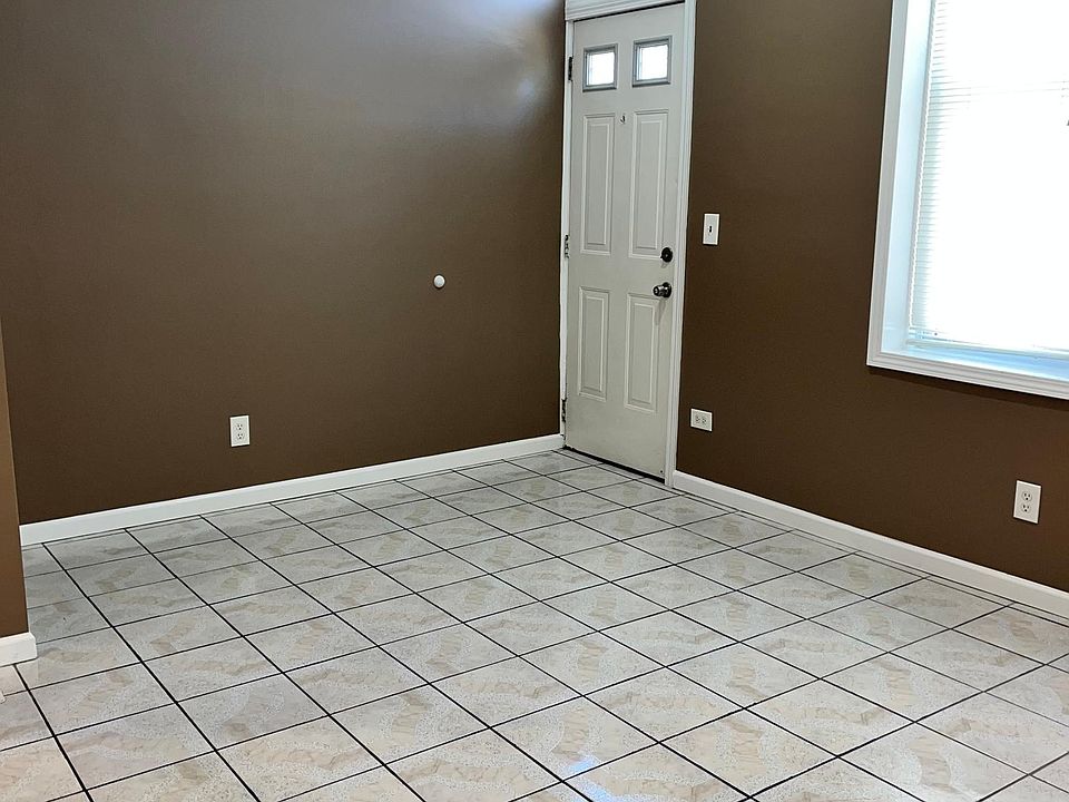 Front door, entrance to living room