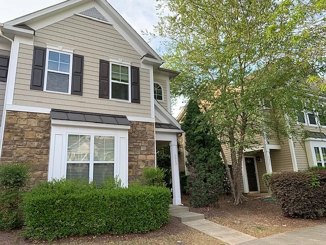 3 bed, 2.5 bath, 1574 sqft, $1,800 — Photo 2