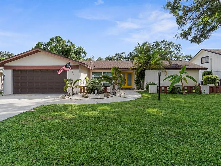 4250 Marlowe Dr — Photo 1