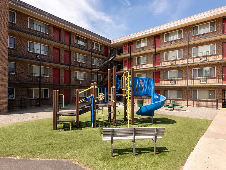 Meridian Garden Apartments — Photo 13