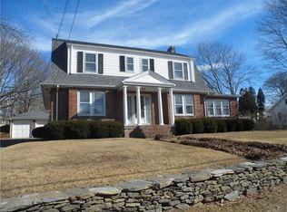 137 W Main Rd, Newport, RI 02842