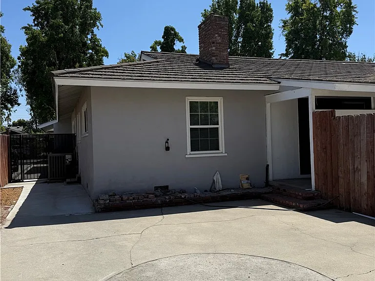 2211 S 8th Ave — Photo 10