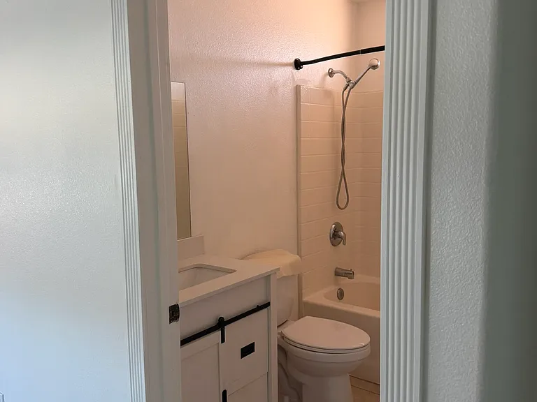 1010 W Robert Ln #1 — Photo 7