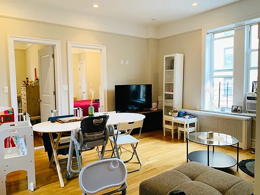 Rented by Rita S Citrin, LREB | media 34