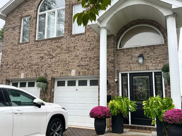 135 Riverview Ave
