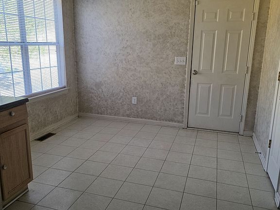 5th image of 1411 Diamond Ky
