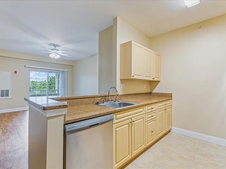 North Pointe Apartments — Photo 5