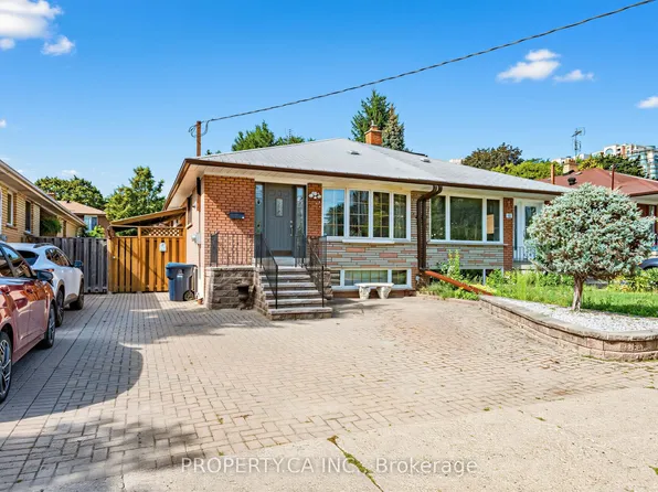 48 Santa Barbara Rd, Toronto, ON M2N 2C2